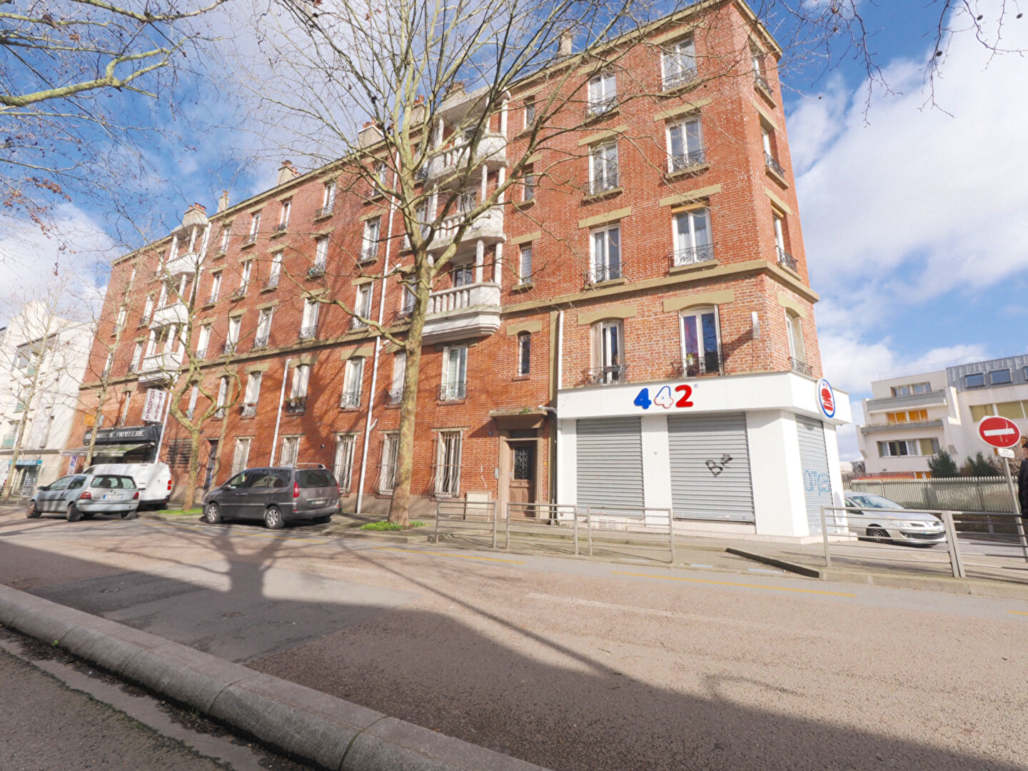 APPARTEMENT 2/3 PIECES - BAGNOLET