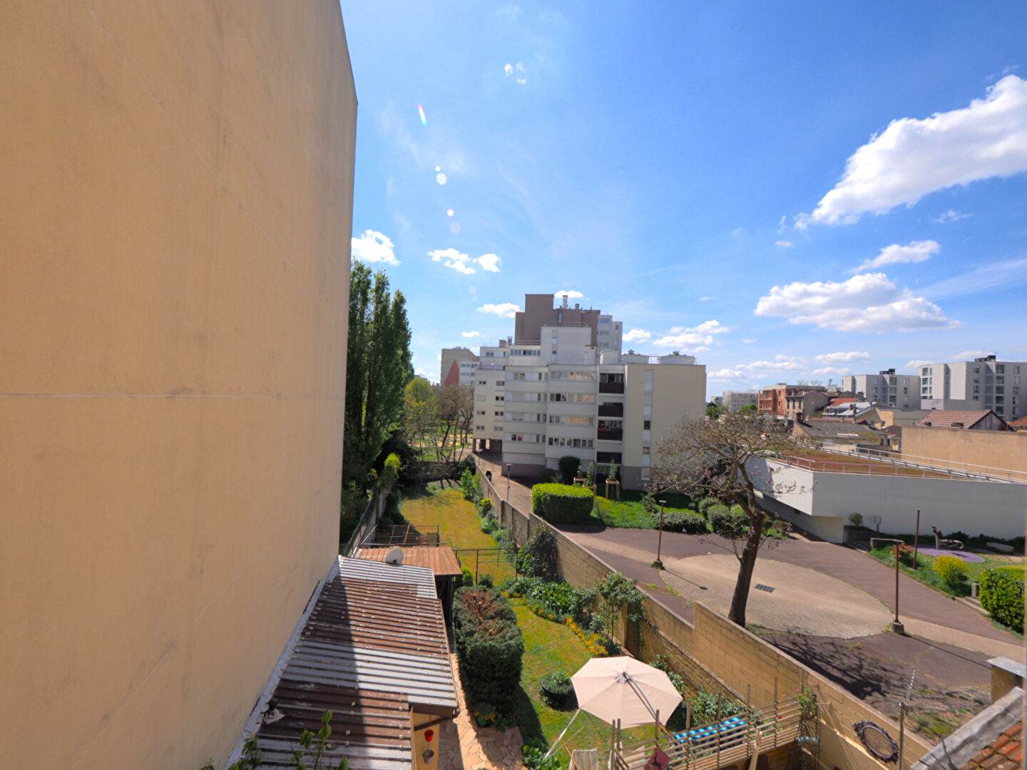 A VENDRE - 35 m² -  HOPITAL DE MONTREUIL