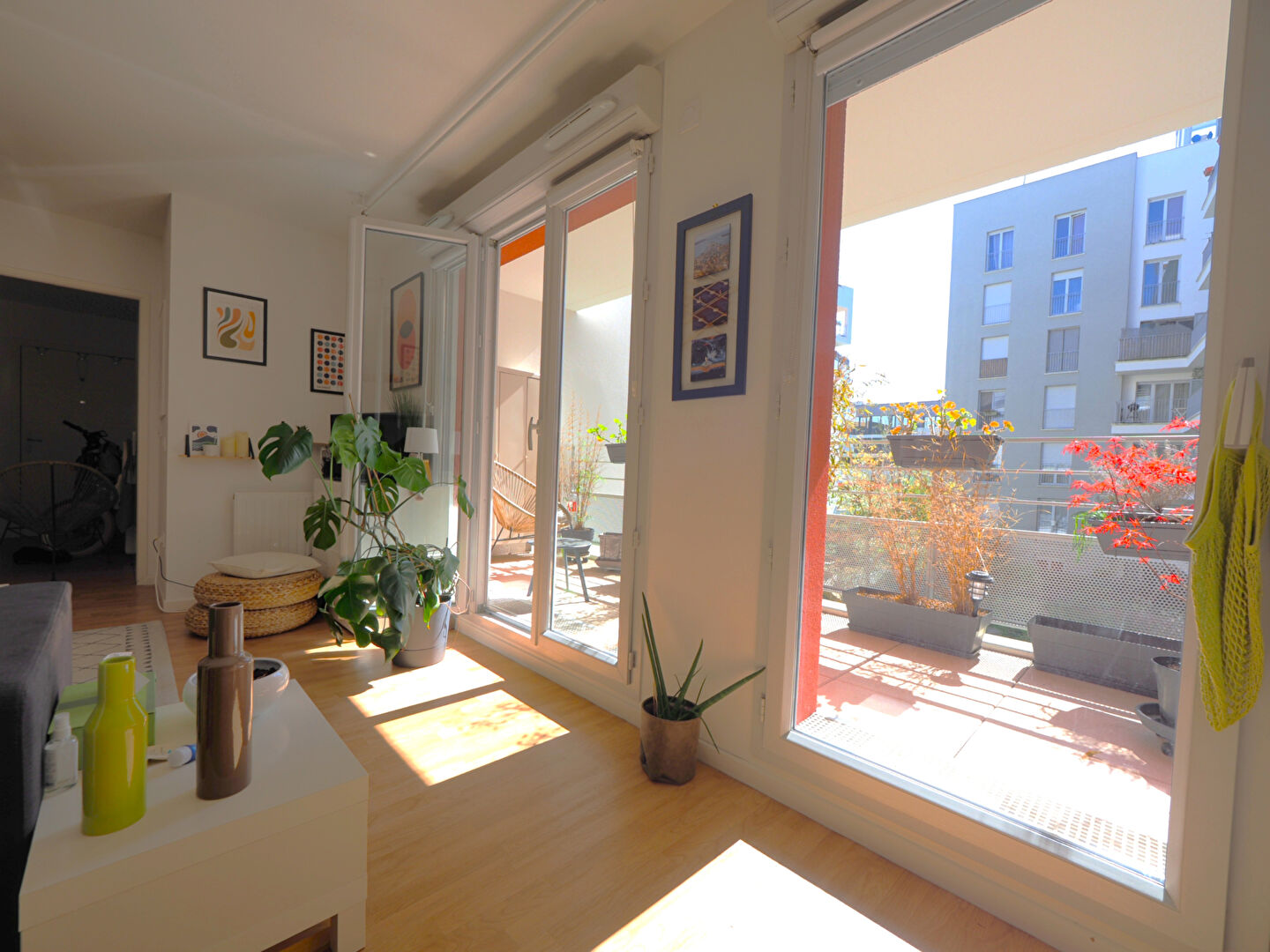 A VENDRE - APPARTEMENT  3 PIECES - 60m²  -  ROMAINVILLE