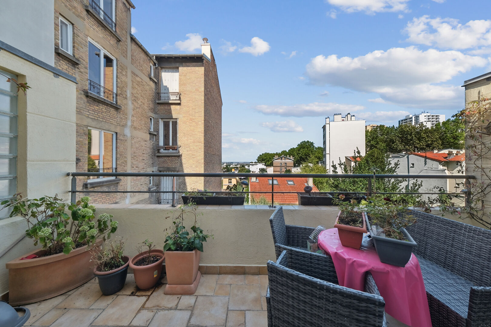 A VENDRE - DUPLEXE - BELVEDERE LIMITE LES LILAS