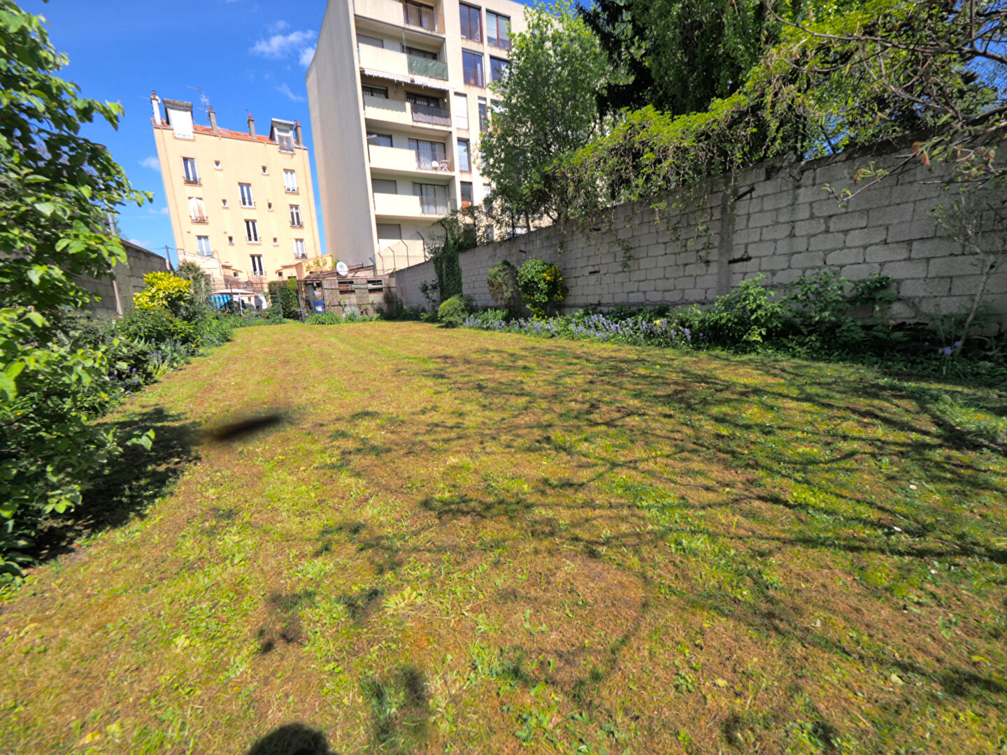 A VENRE - LOCAL D'ACTIVITE - ROMAINVILLE / MONTREUIL