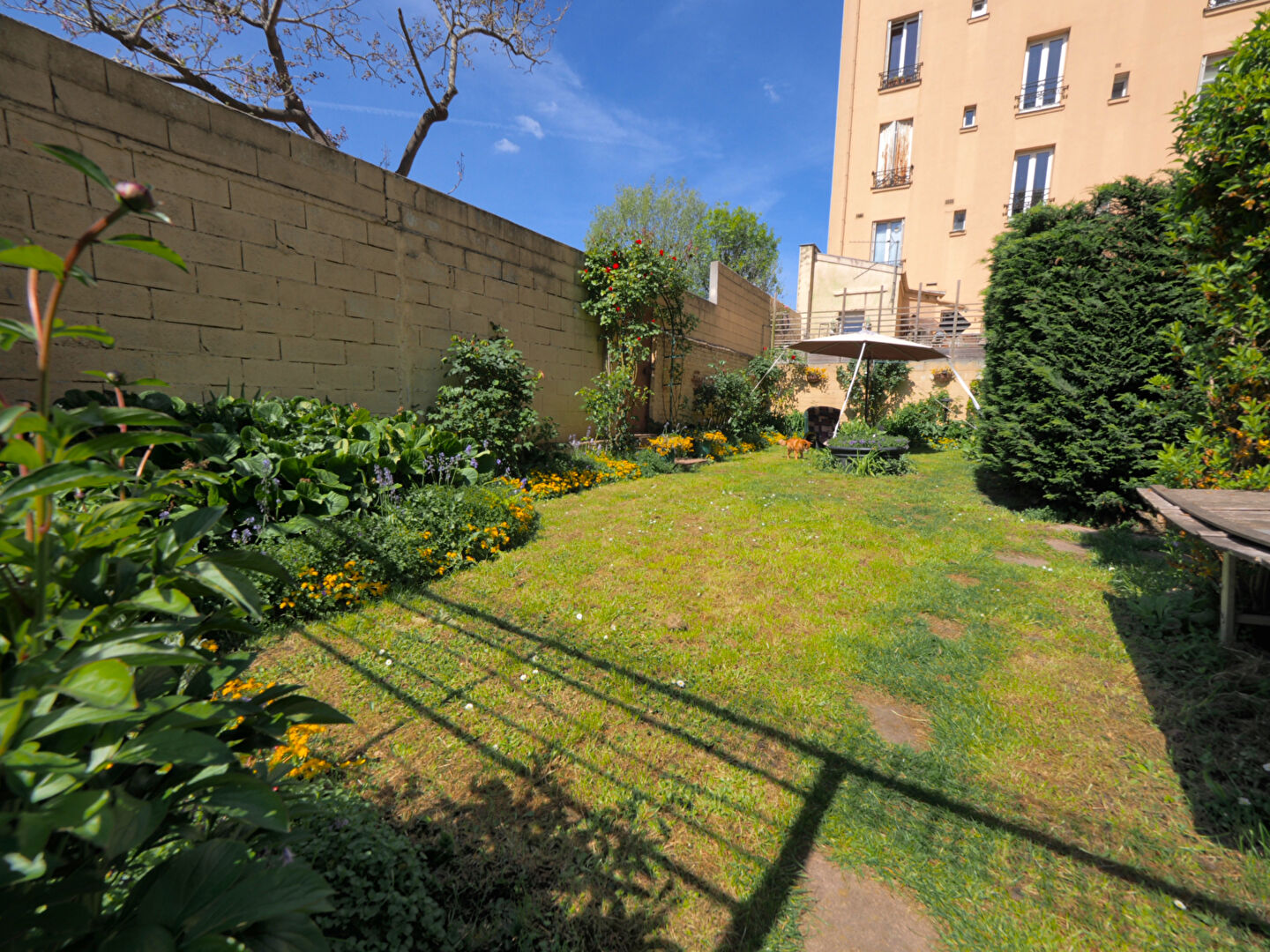 A VENRE - LOCAL D'ACTIVITE - ROMAINVILLE / MONTREUIL