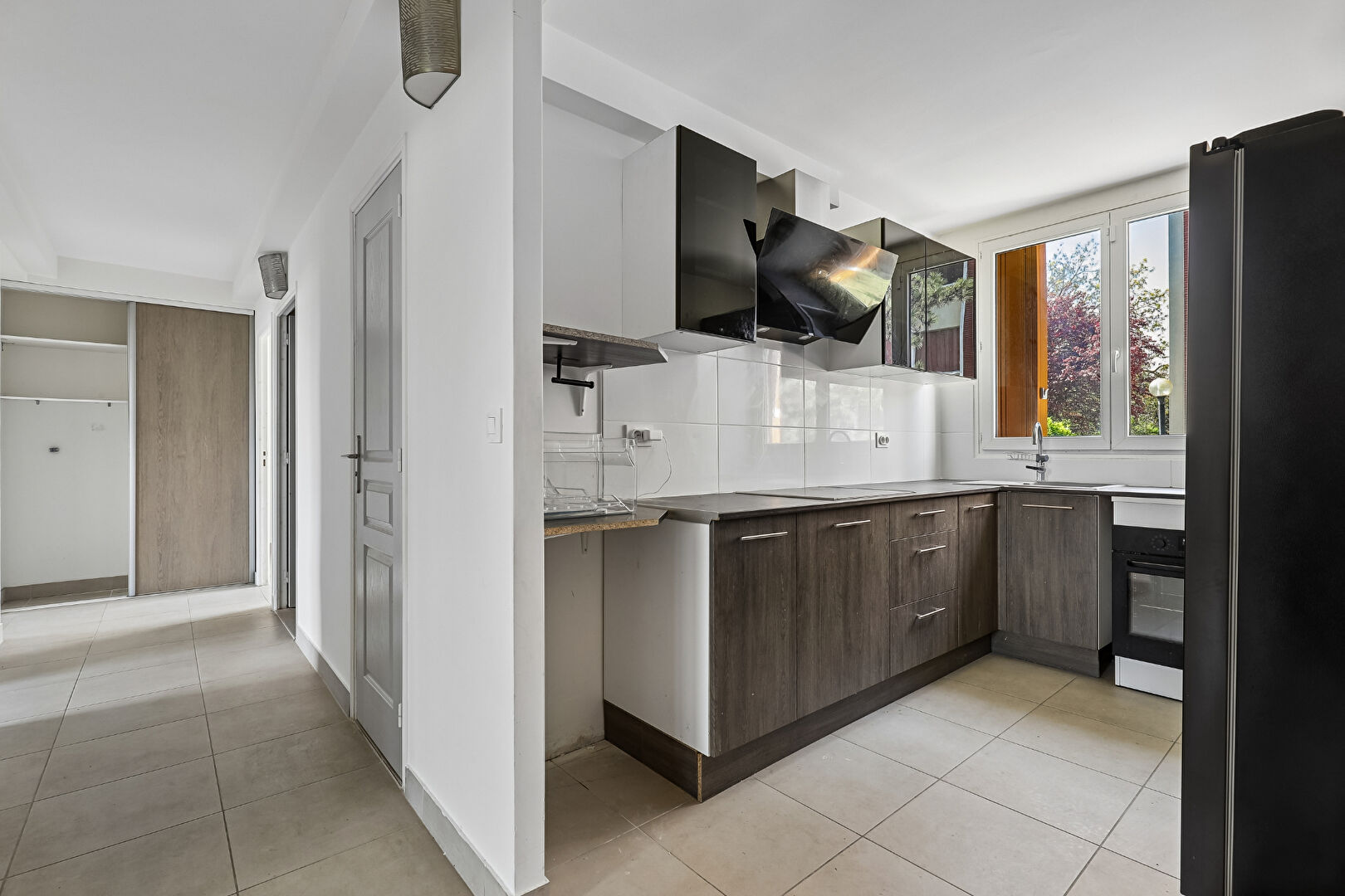 APPARTEMENT  -  4 PIECES - NOISY LE SEC - proche du RER E