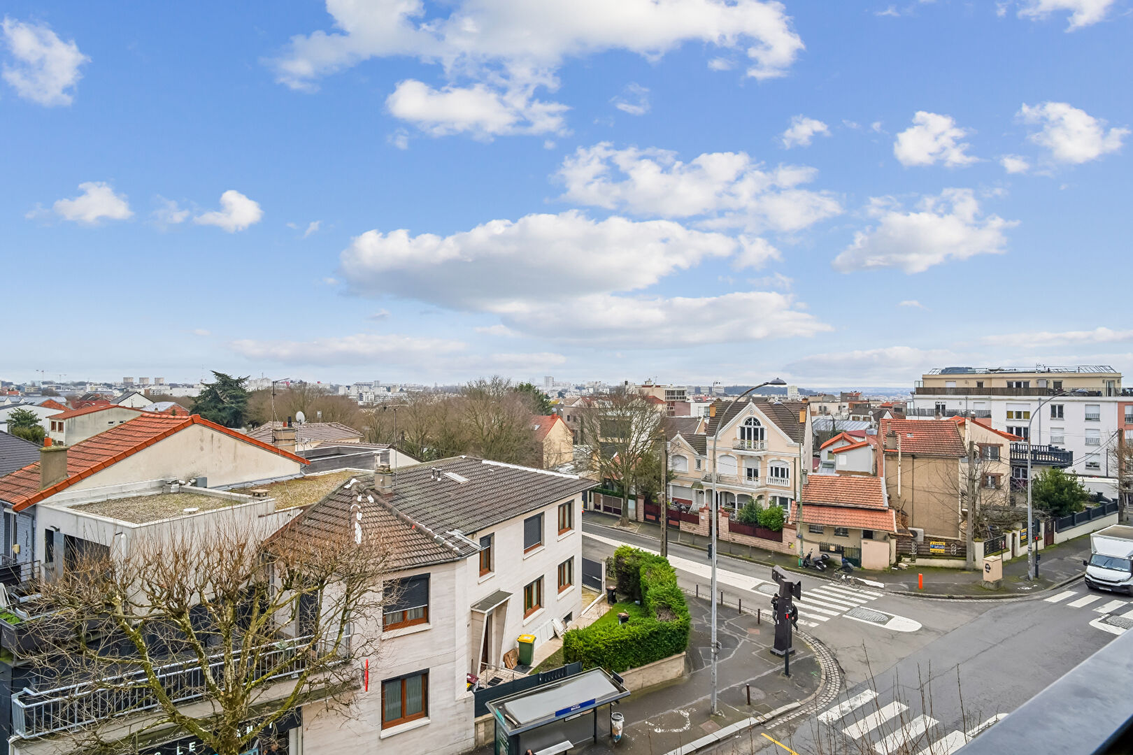 Appartement  Romainville 3 pièce(s) 67 m2