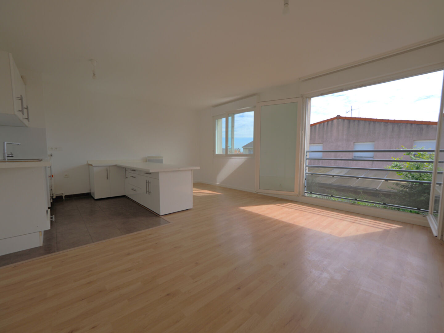 Appartement Romainville 2 pièces 50.7 m2