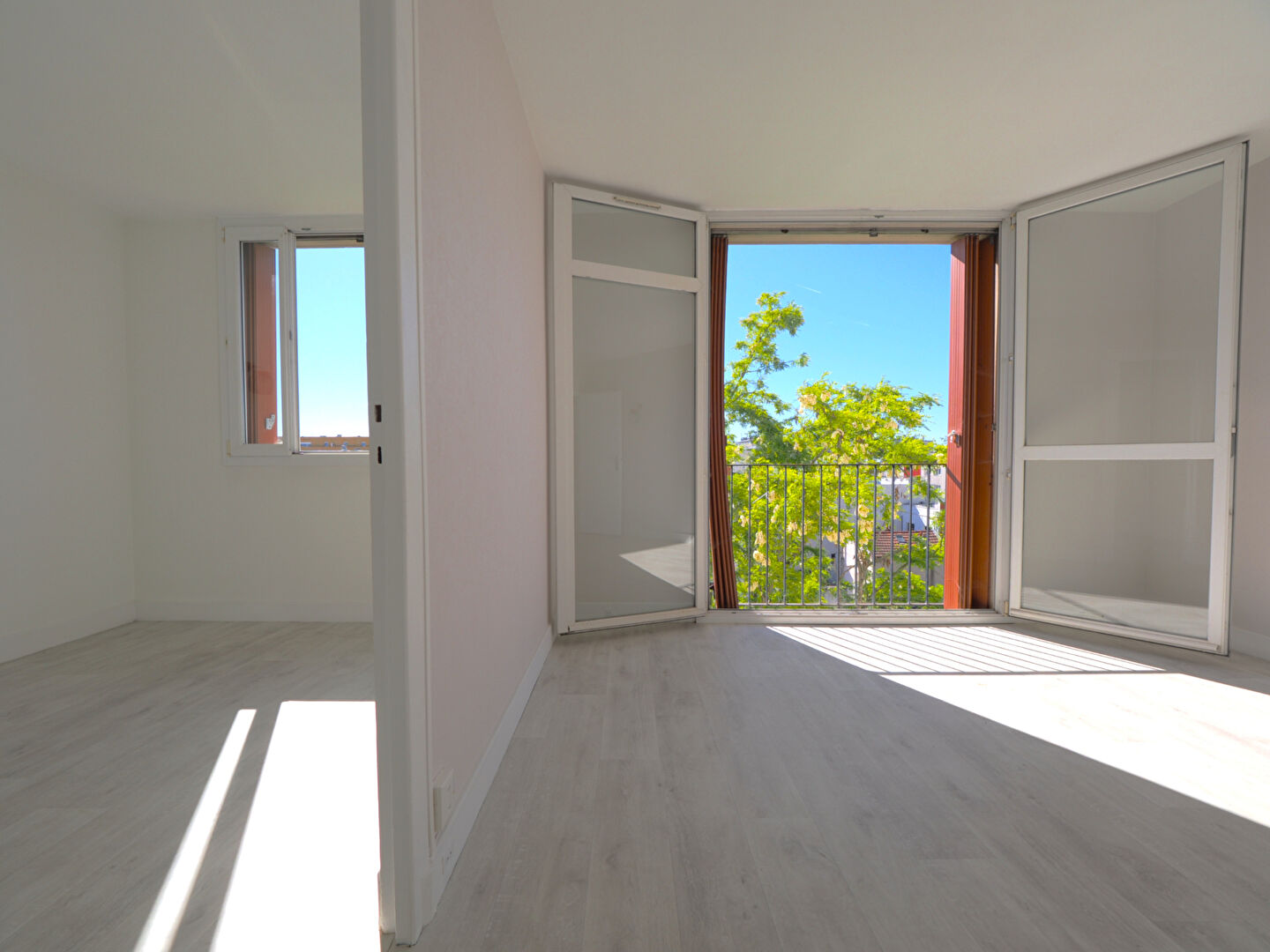 Appartement Romainville 2 pièces 40 m2 Métro Carnot