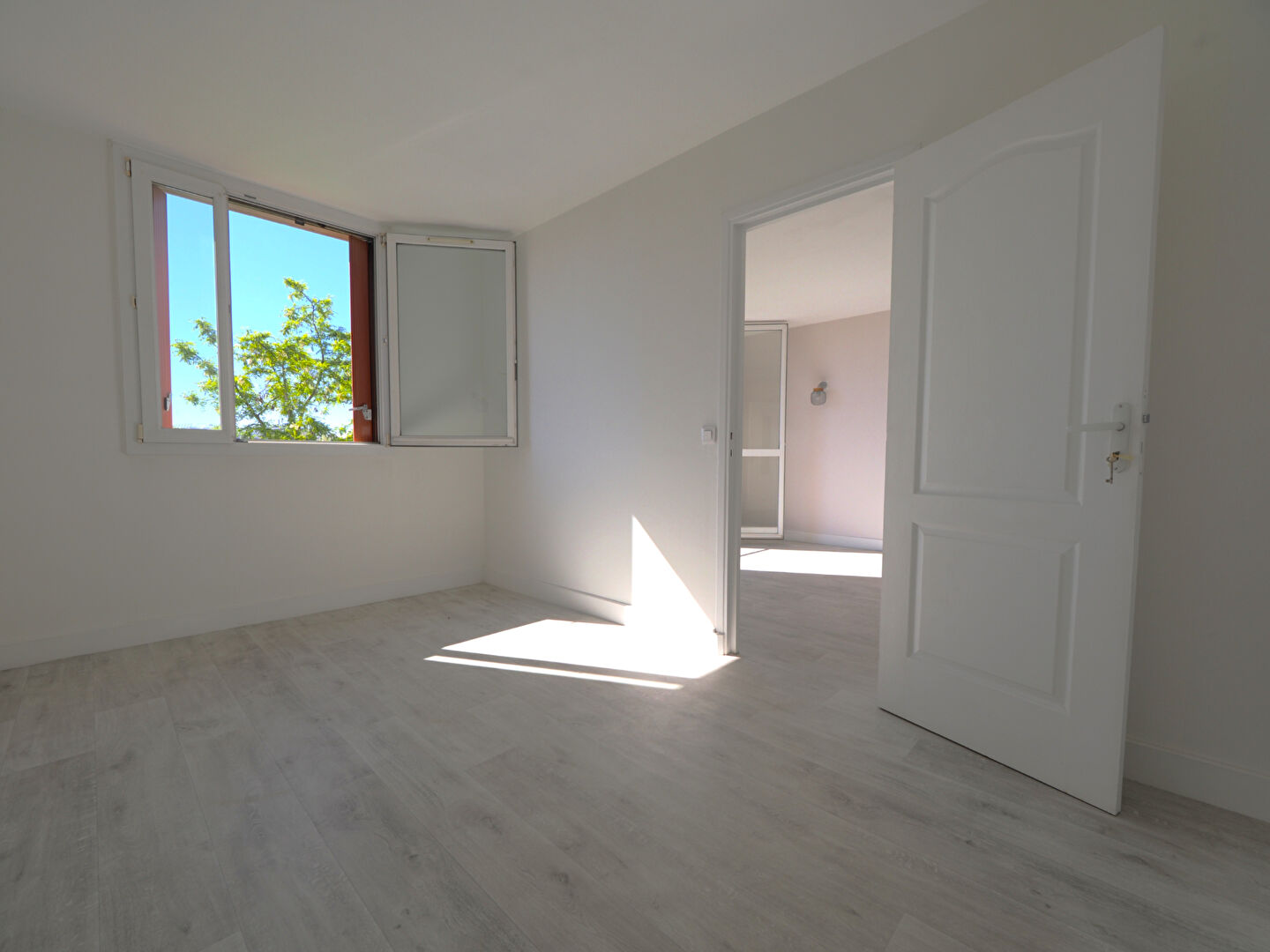 Appartement Romainville 2 pièces 40 m2 Métro Carnot