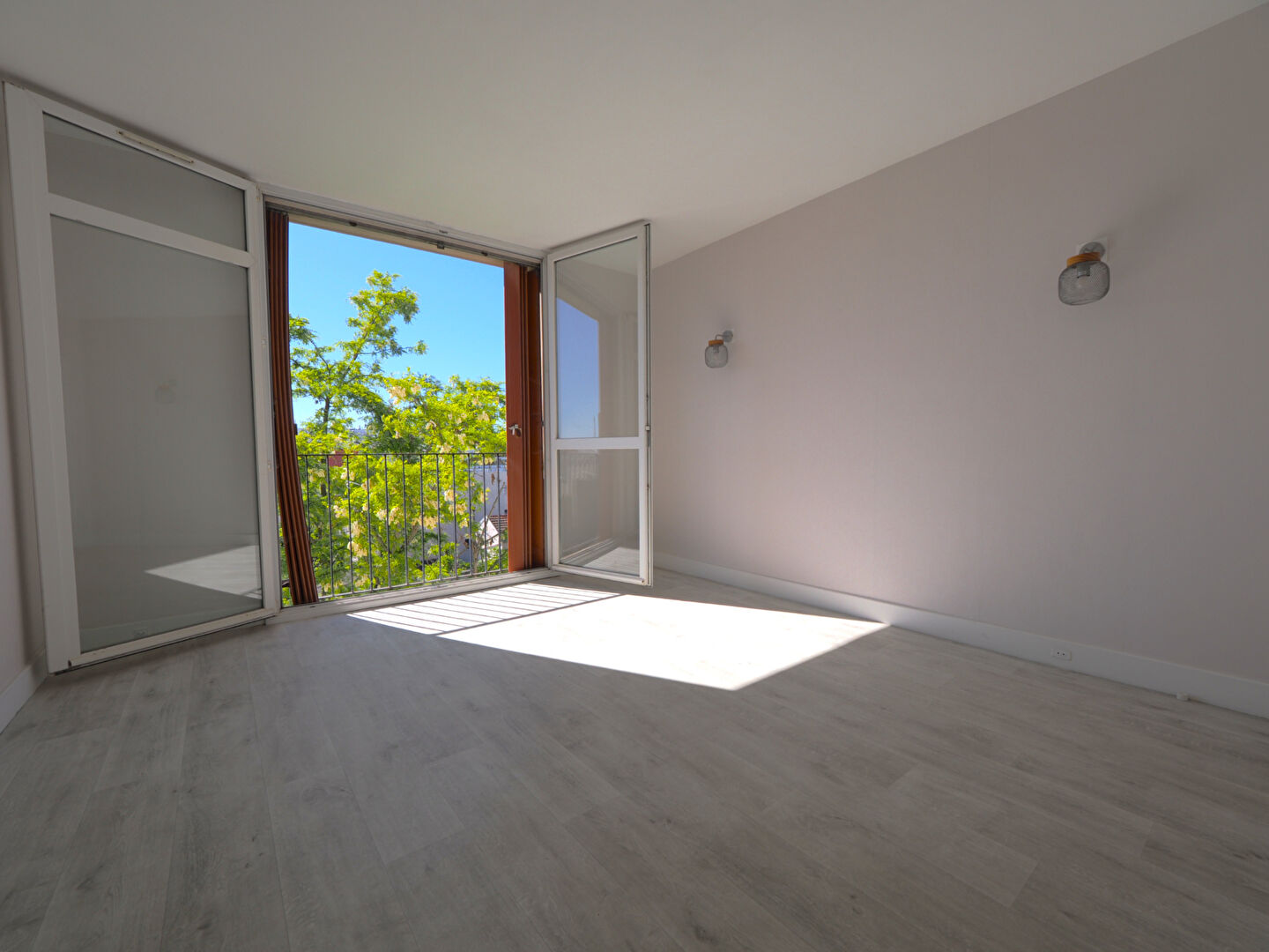 Appartement Romainville 2 pièces 40 m2 Métro Carnot