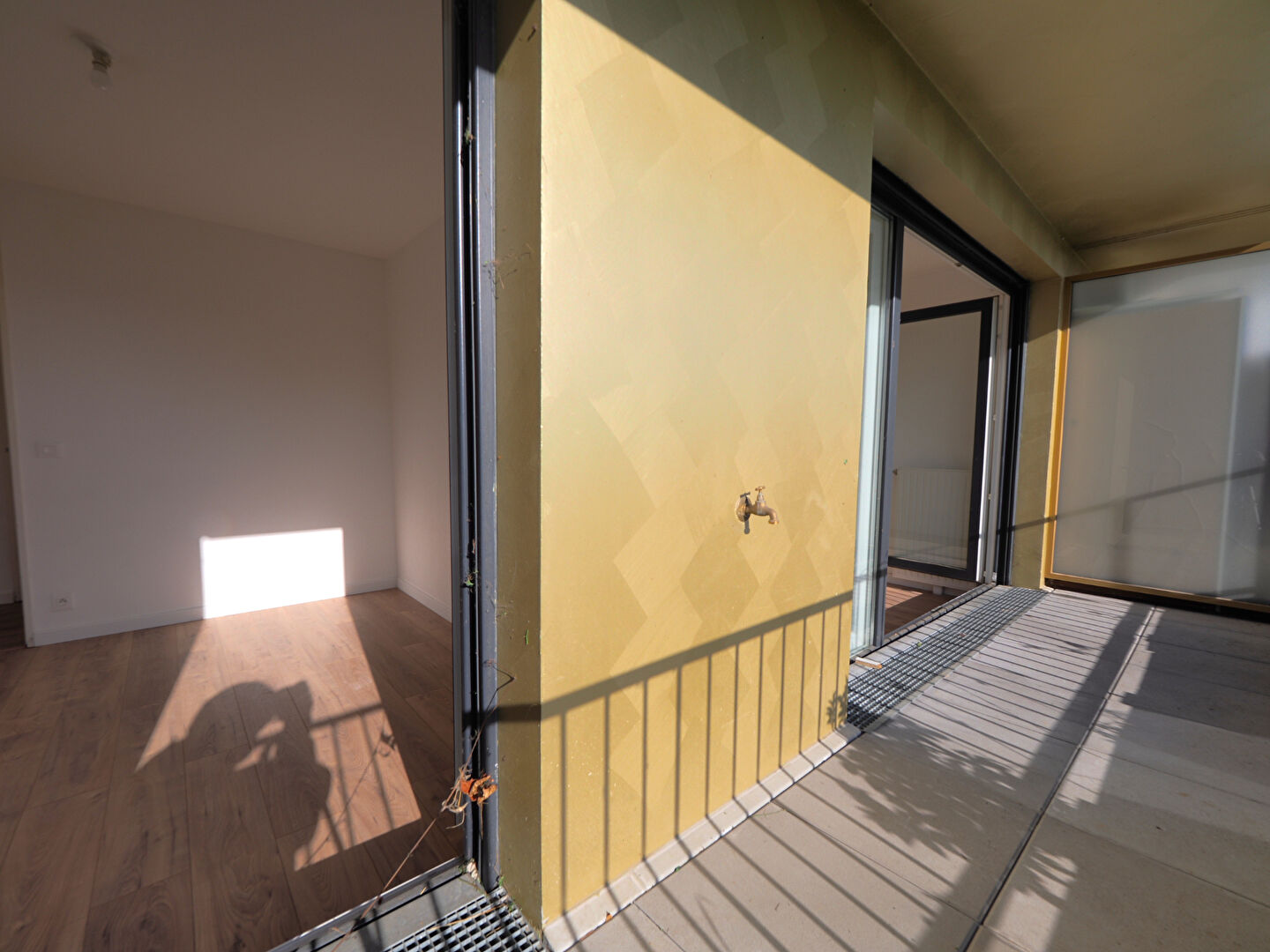 Appartement 3 pièces avec terrasse - Au coeur de la vie romainvilloise (ZAC de l'Horloge)