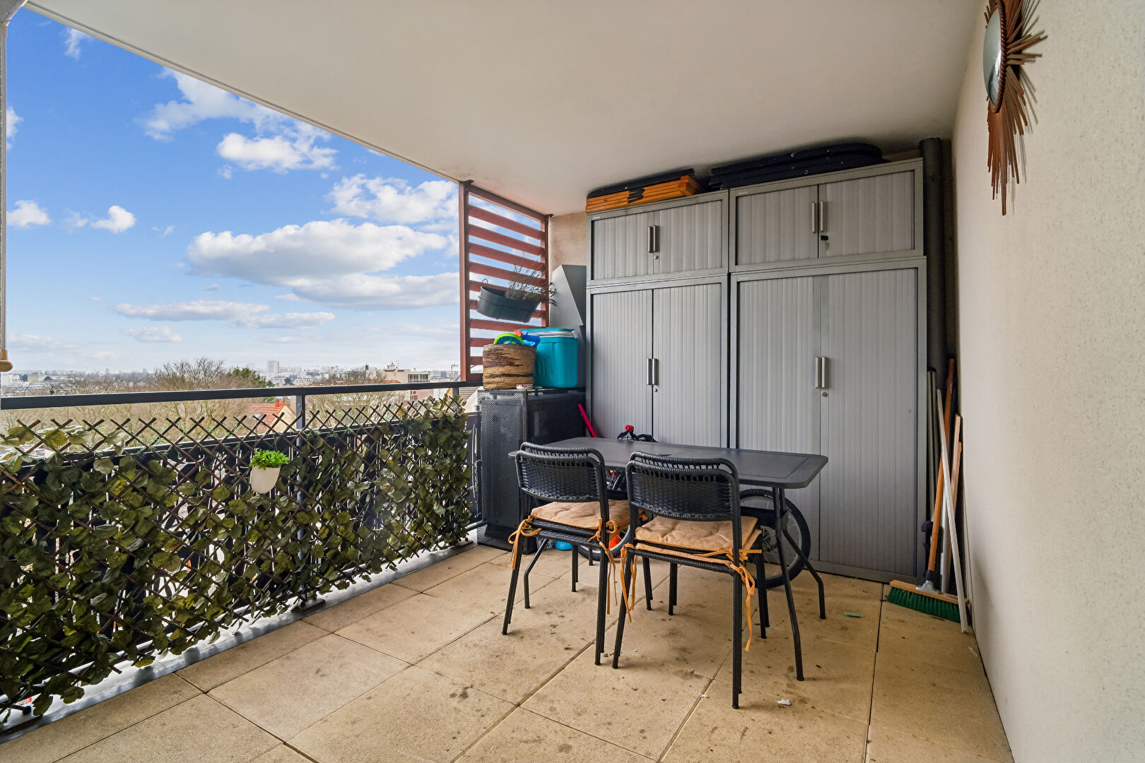 Appartement  Romainville 3 pièce(s) 67 m2