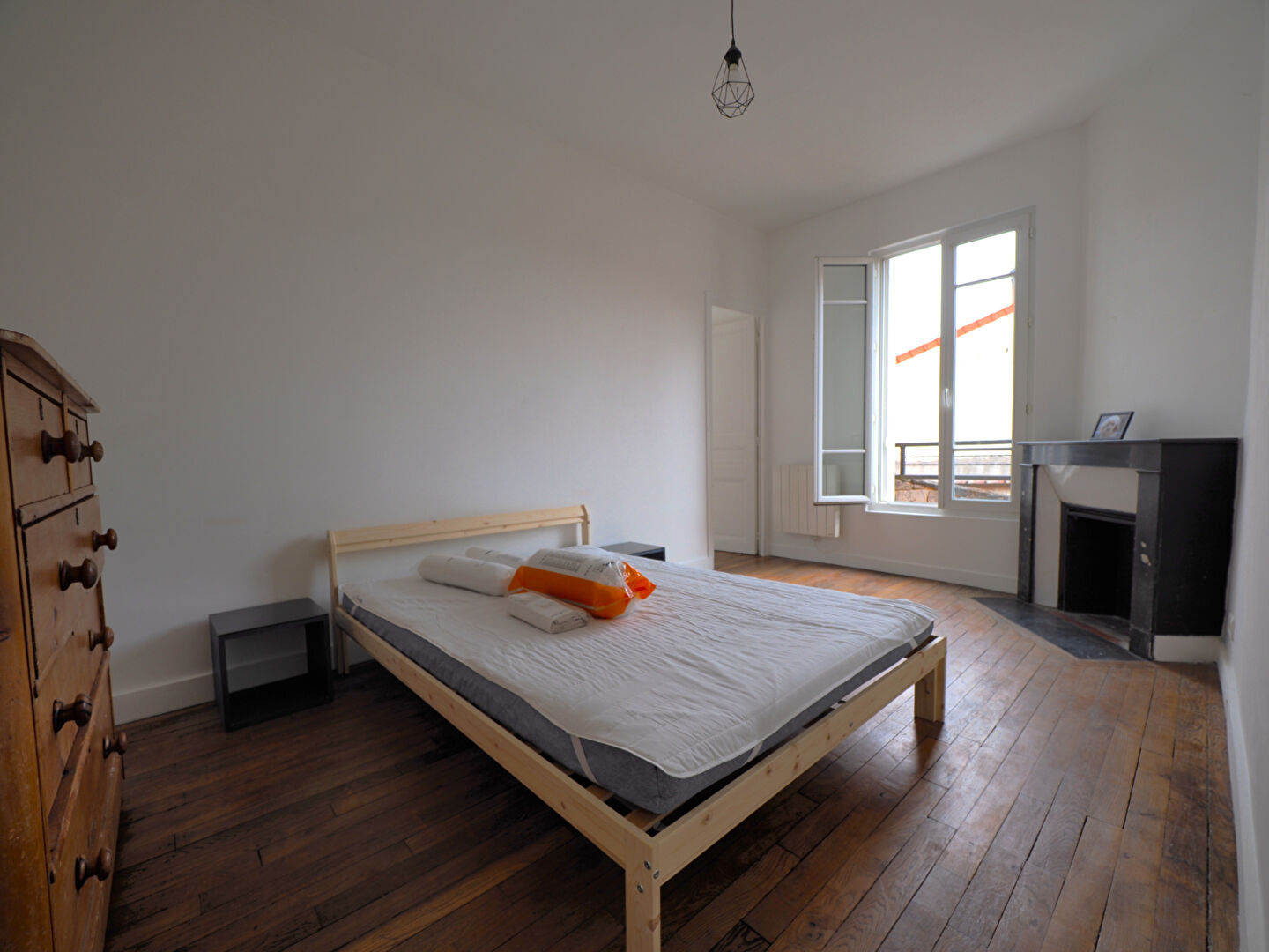 APPARTEMENT 2/3 PIECES - BAGNOLET