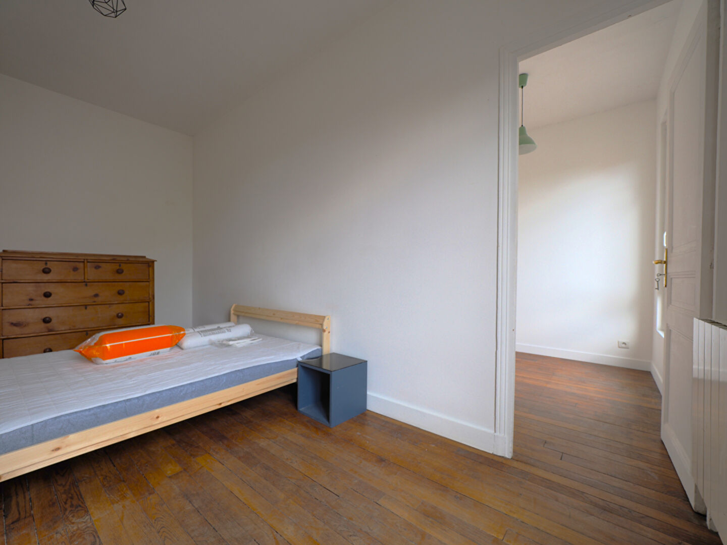 APPARTEMENT 2/3 PIECES - BAGNOLET