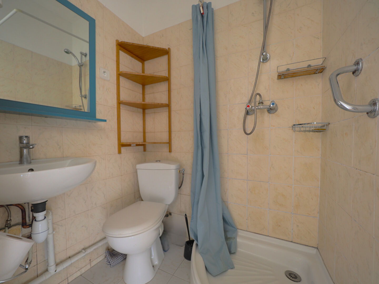 APPARTEMENT 2/3 PIECES - BAGNOLET