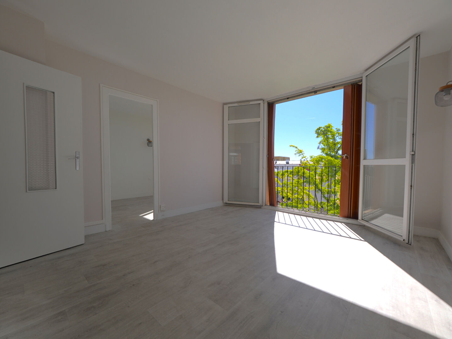 Appartement Romainville 2 pièces 40 m2 Métro Carnot
