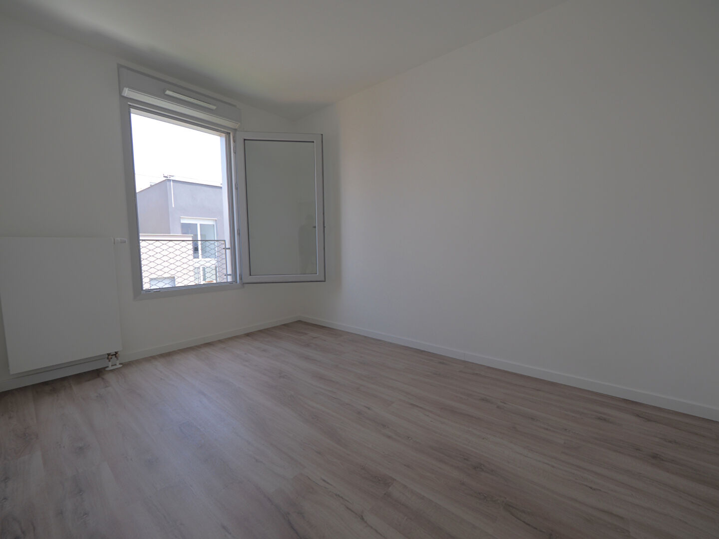 DUPLEXE - 122 m2 - ROMAINVILLE - ROCHE METRO
