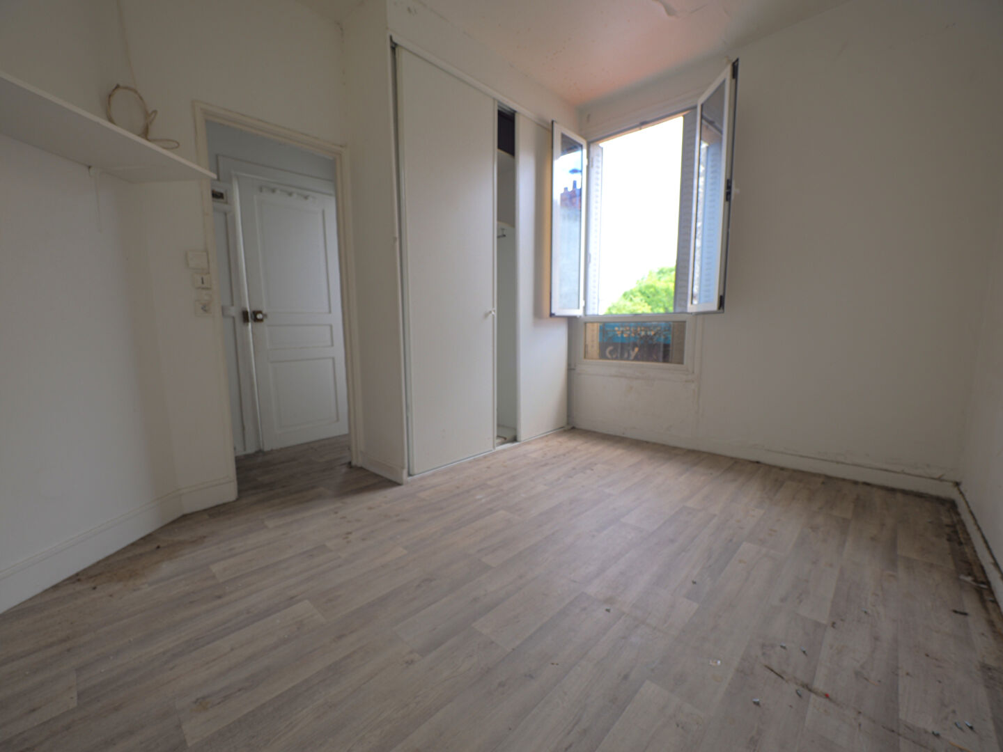 EN EXCLUSIVITÉ ? Immeuble mixte commerce / habitation à Romainville