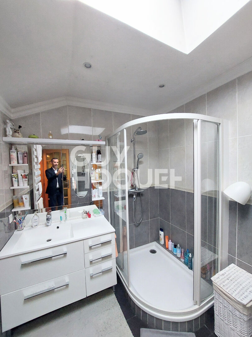 Pavillon individuel non mitoyen de 7 pièces