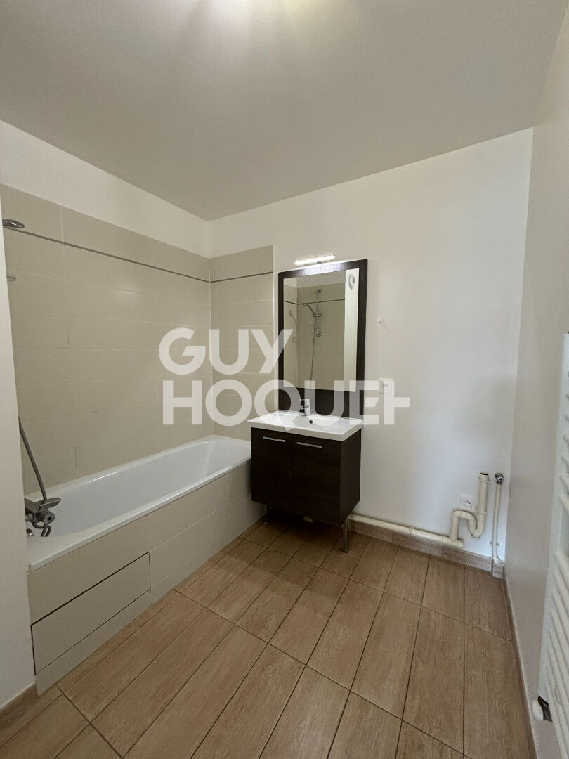 PROCHE GARE RER/MARE HUGUET