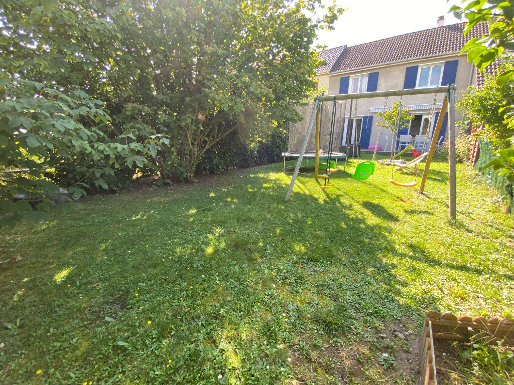 Vente d'une maison 5 pièces (93 m²) à OISSEL