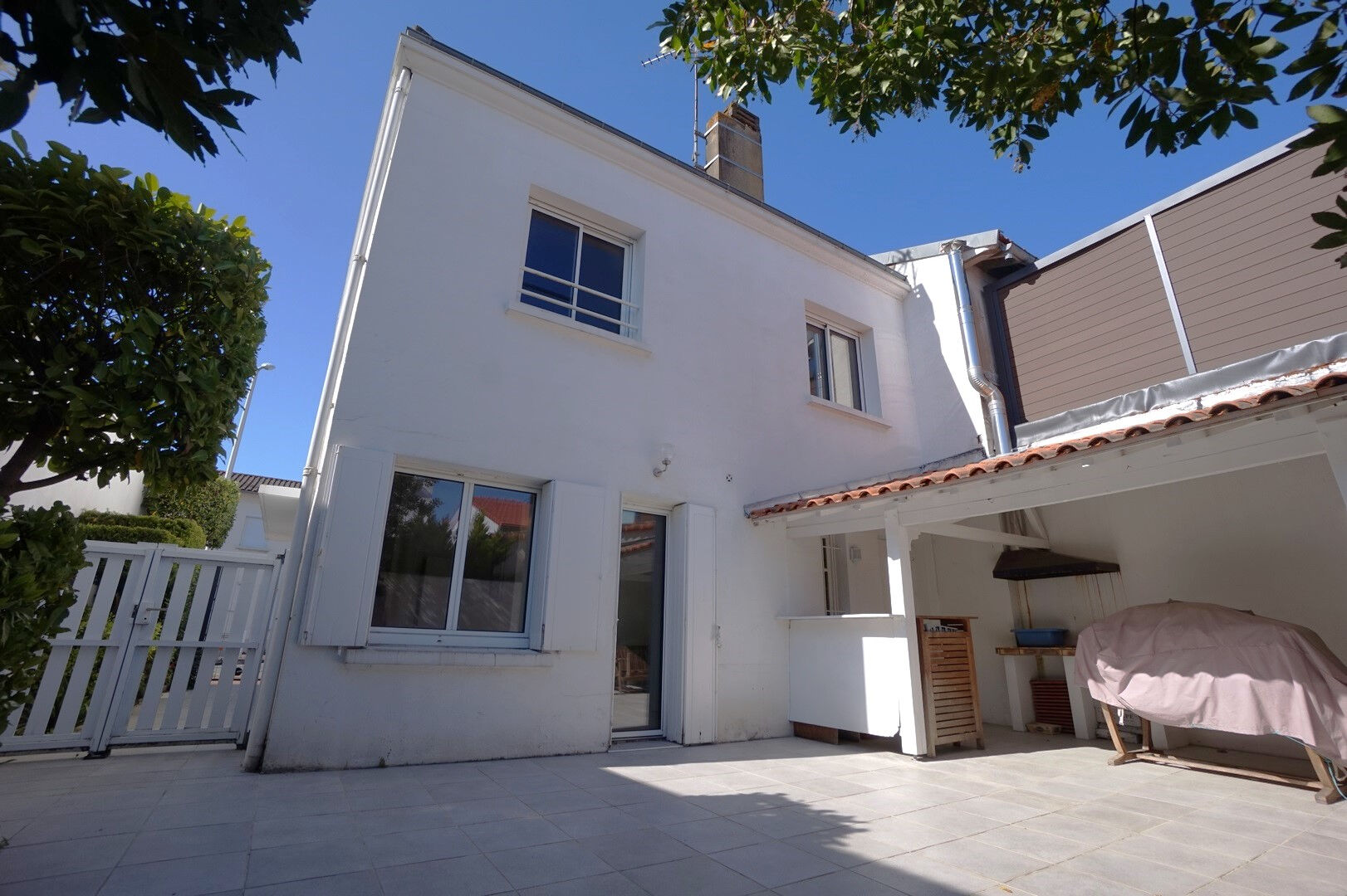 À vendre : maison de 4 pièces en centre-ville de Royan