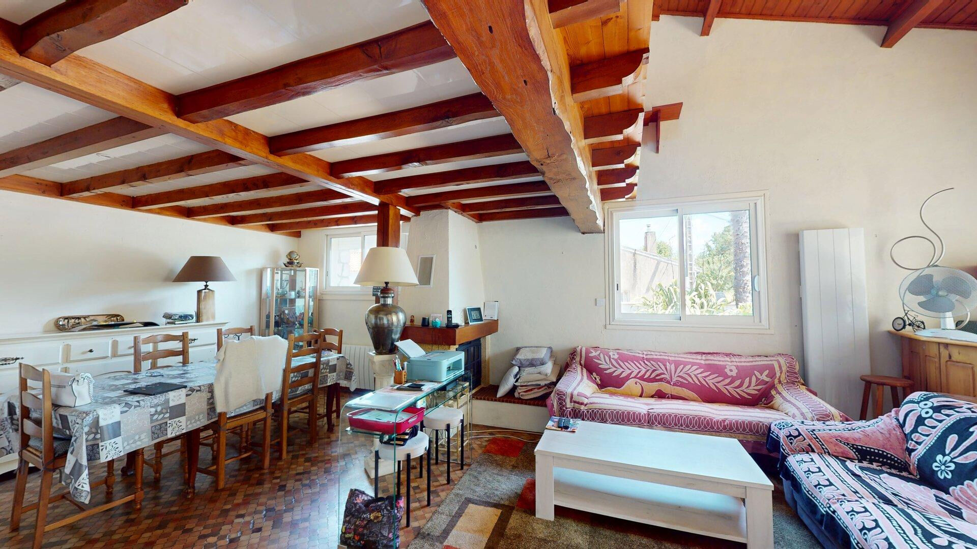 Maison plain-pied à vendre à Royan - 4 chambres et grand terrain