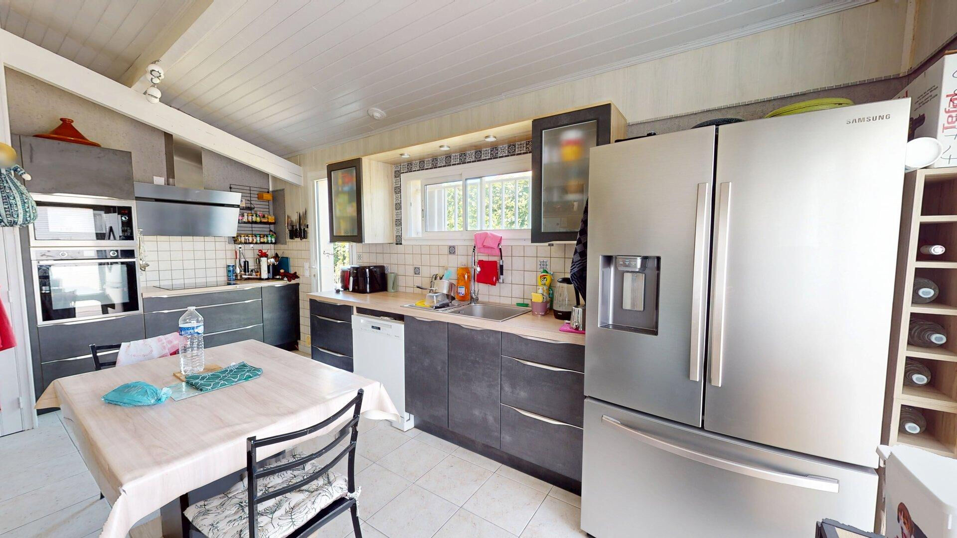 Maison plain-pied à vendre à Royan - 4 chambres et grand terrain