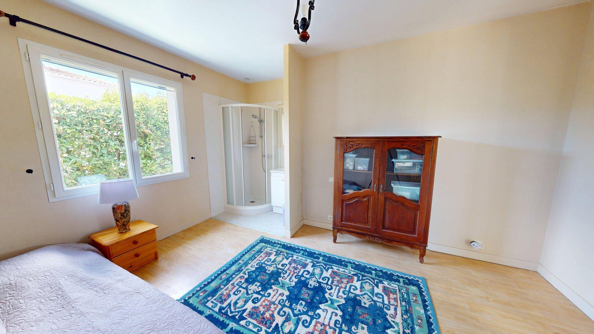 Maison plain-pied à vendre à Royan - 4 chambres et grand terrain