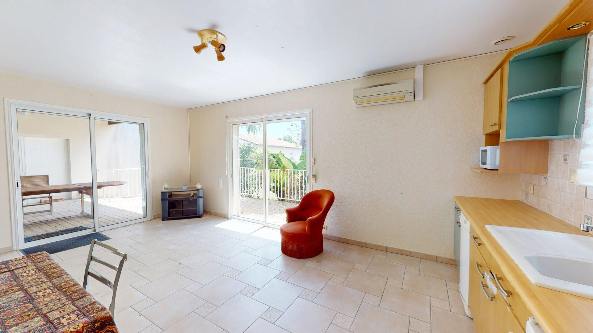 Maison plain-pied à vendre à Royan - 4 chambres et grand terrain