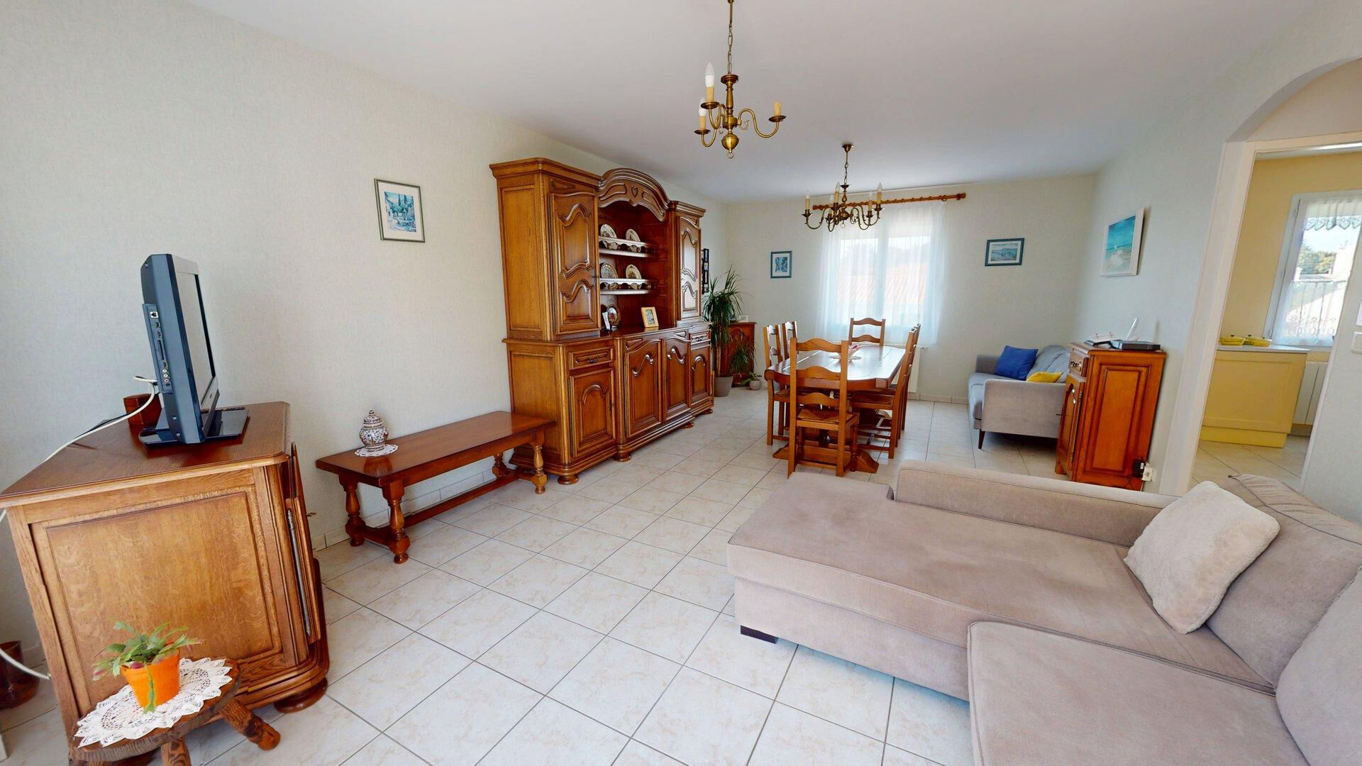 Maison à vendre à Royan - 3 pièces avec jardin et sous-sol