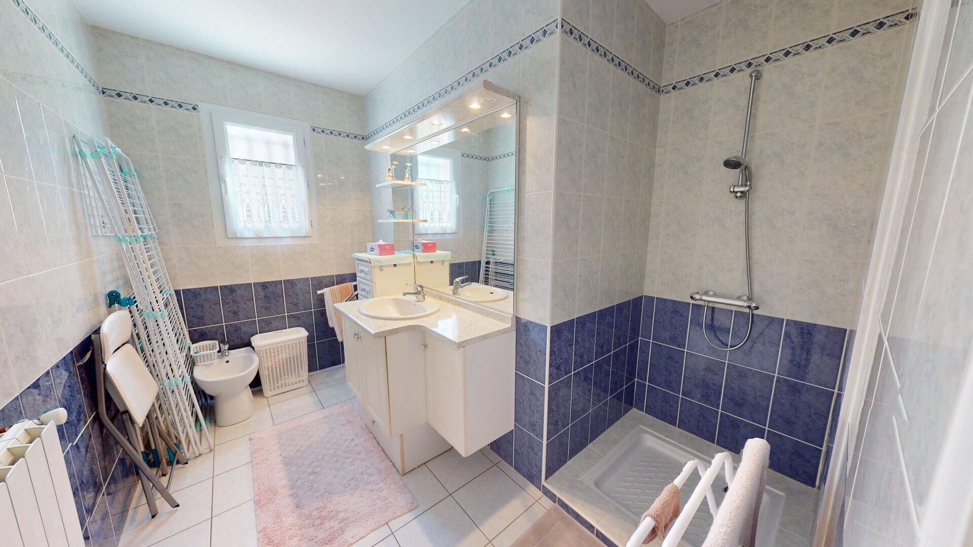 Maison à vendre à Royan - 3 pièces avec jardin et sous-sol