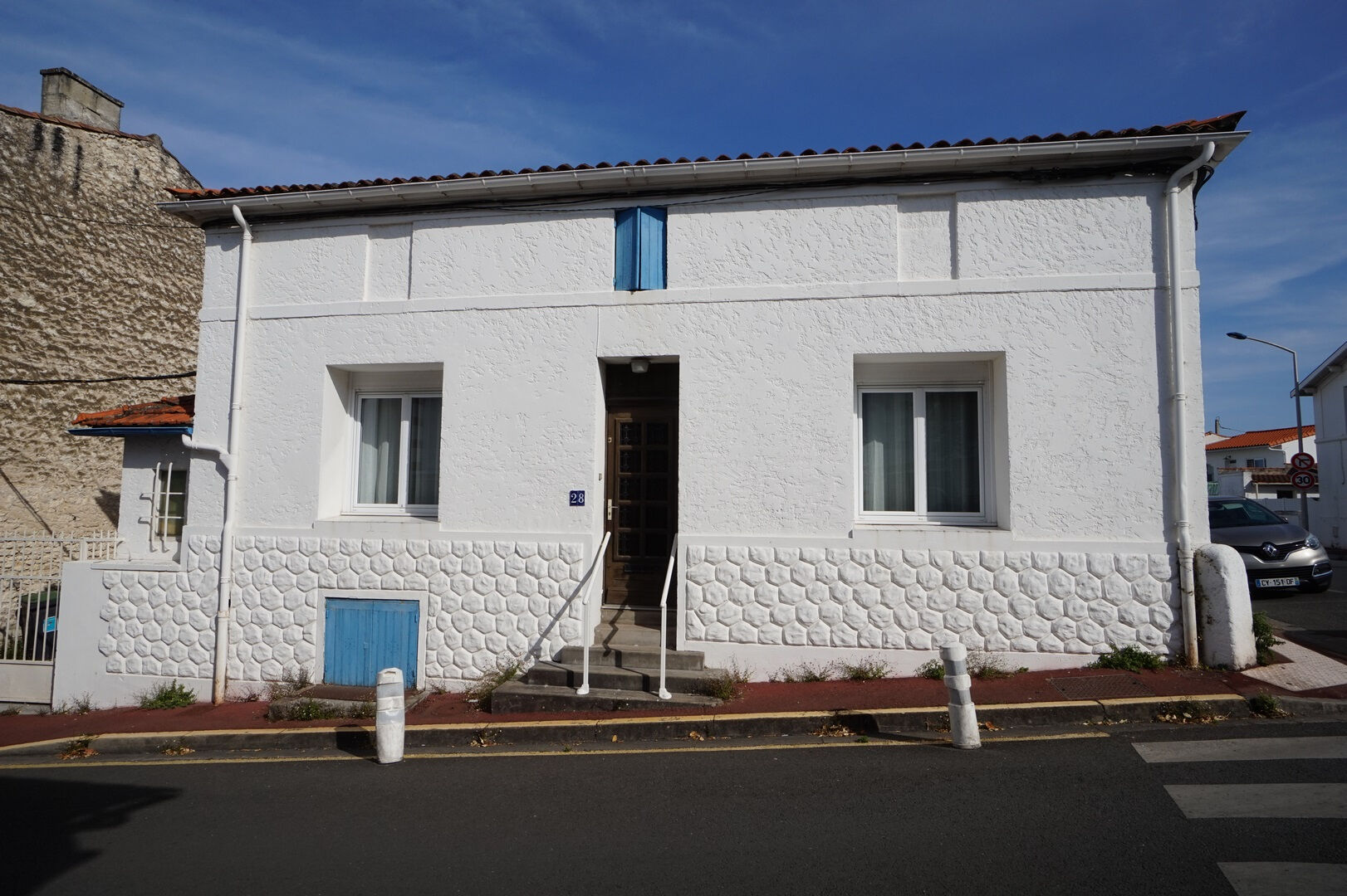 Maison à vendre à Royan - 4 pièces, 3 chambres, proche de la mer