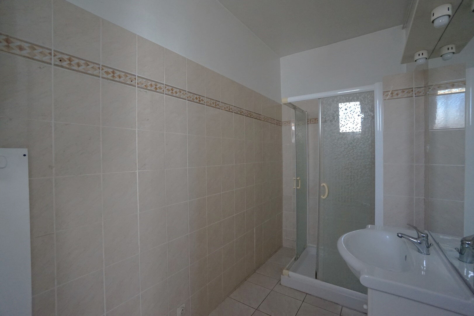 Maison à vendre à Royan - 4 pièces, 3 chambres, proche de la mer