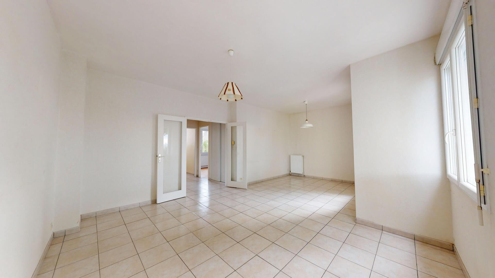 Maison à vendre à Royan - 4 pièces, 3 chambres, proche de la mer