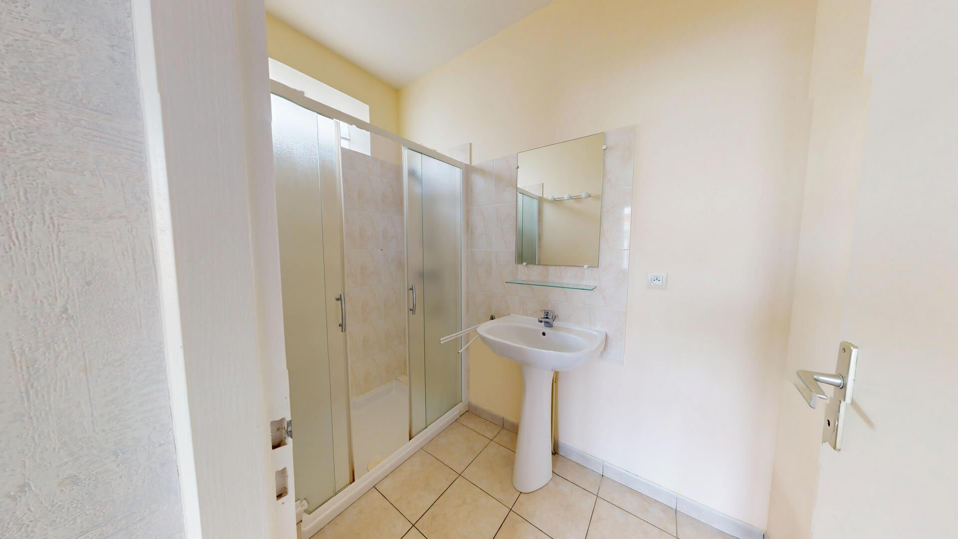 Maison à vendre à Royan - 4 pièces, 3 chambres, proche de la mer