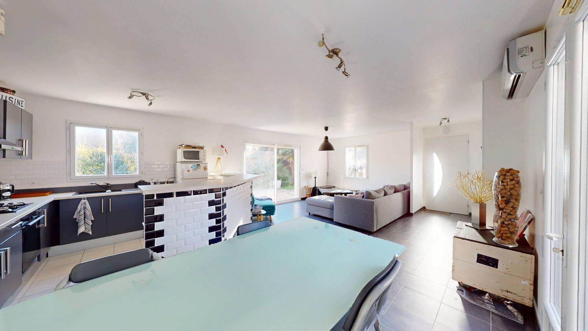 Maison à vendre à Médis - 3 pièces, 2 chambres, garage