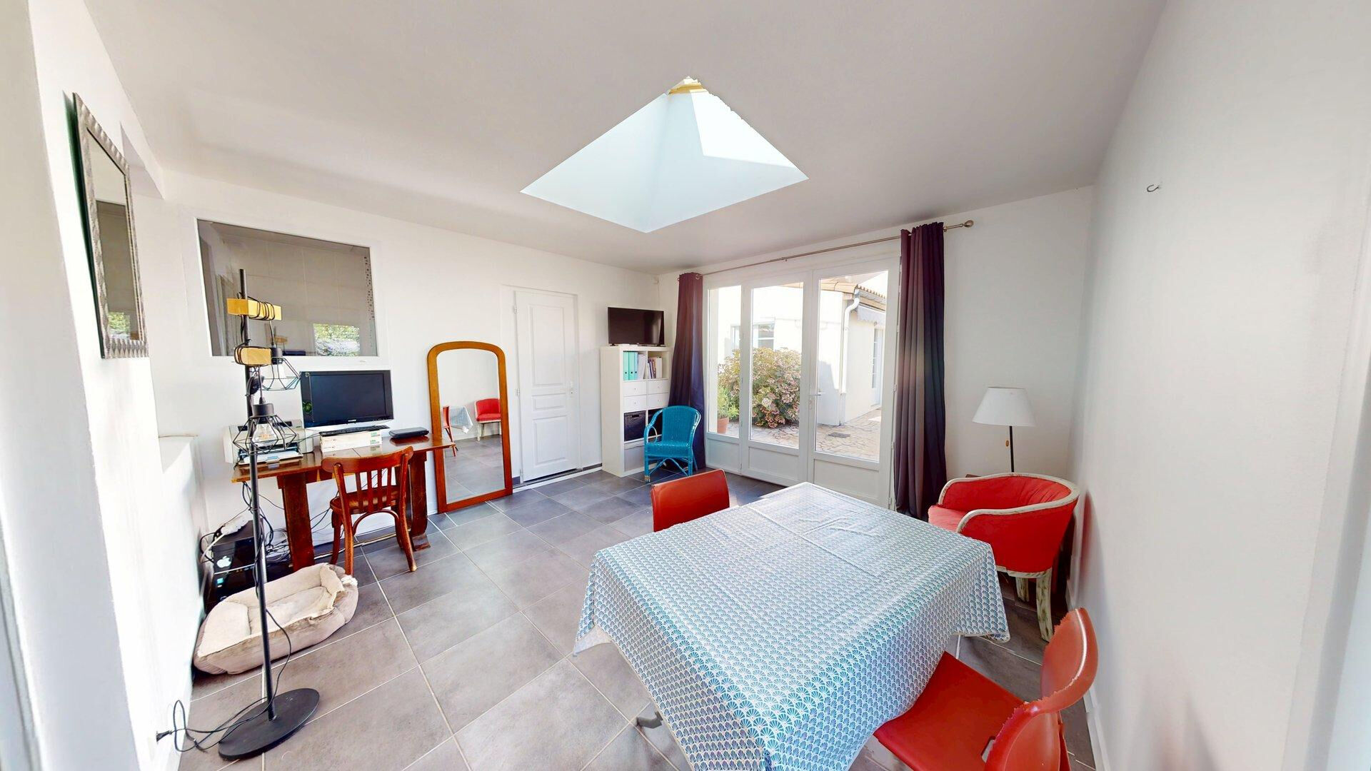 Maison avec deux logements à vendre à Royan