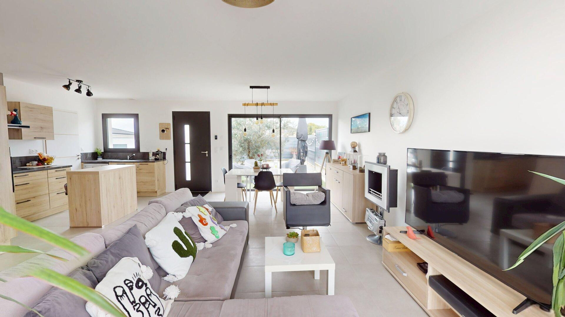 Maison à vendre à Meschers-sur-Gironde - 3 chambres, jardin et garage