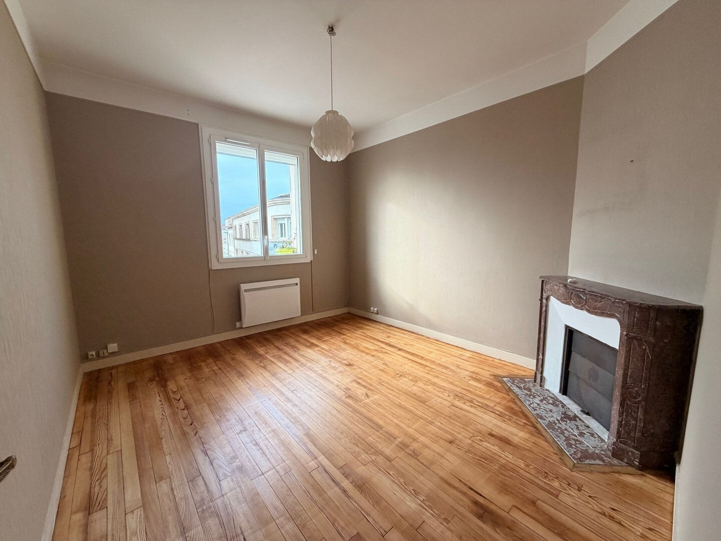 LOCATION: Appartement Royan 4 pièce(s) 85.67 m2
