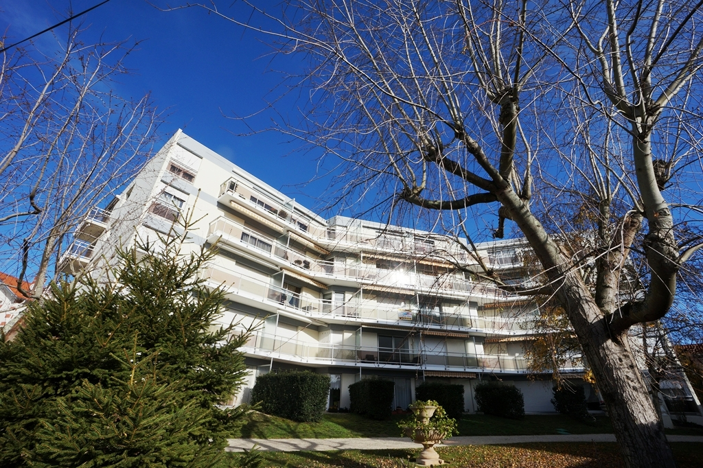 VENTE : appartement 3 pièces (70 m²) à ROYAN