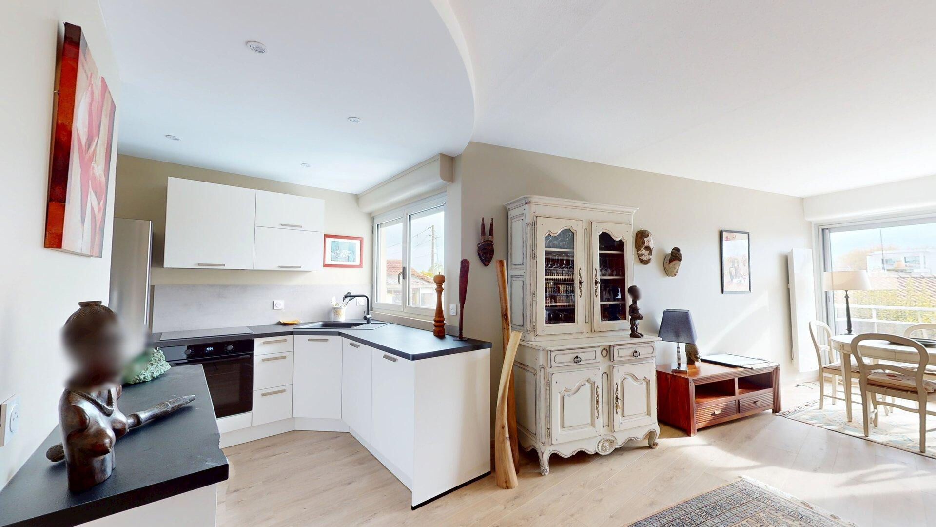 VENTE : appartement 3 pièces (70 m²) à ROYAN