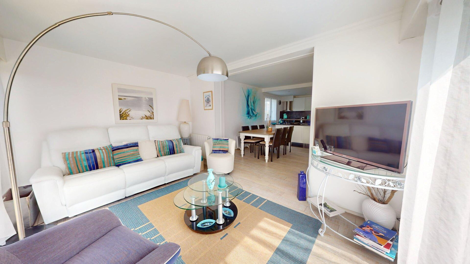 Maison à vendre à Royan - 7 pièces, 4 chambres, proche de la mer