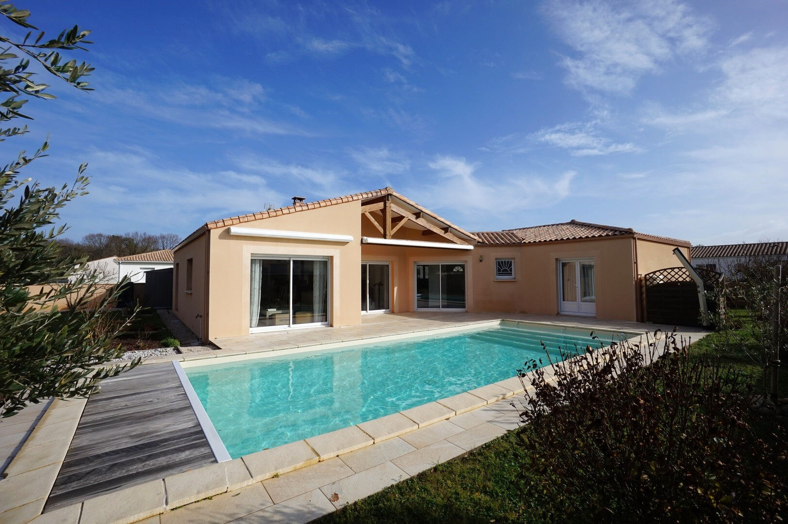 Maison à vendre à Vaux sur Mer - 4 chambres avec piscine