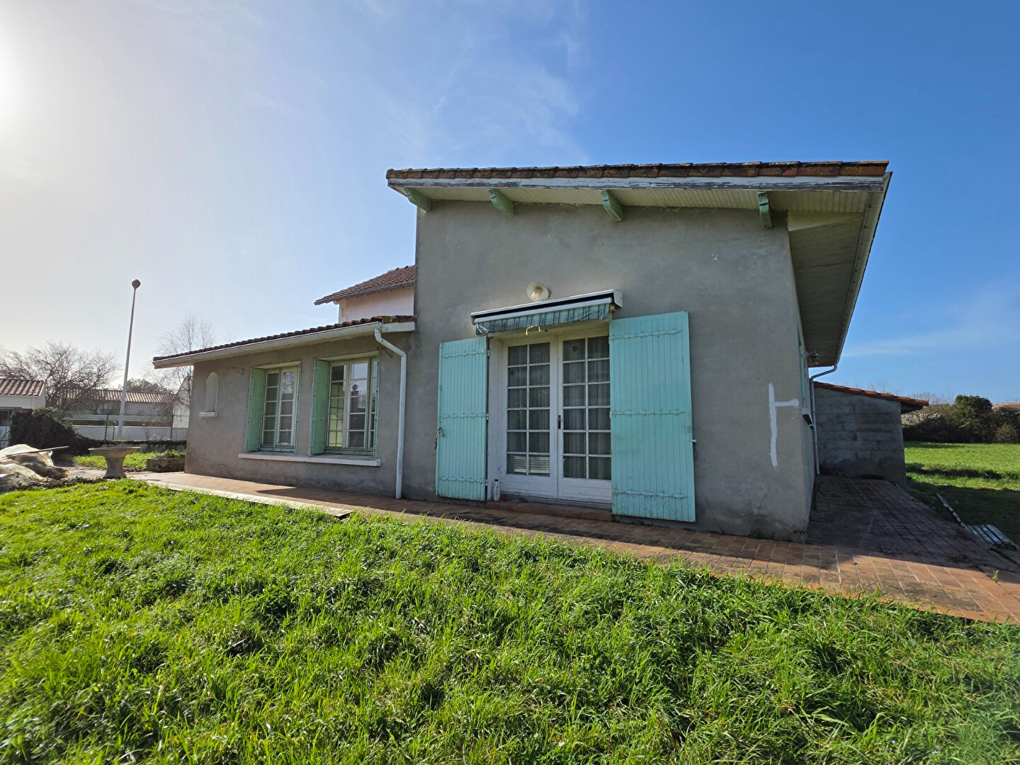 Maison à vendre à Royan - 7 pièces, 6 chambres, proche des commerces