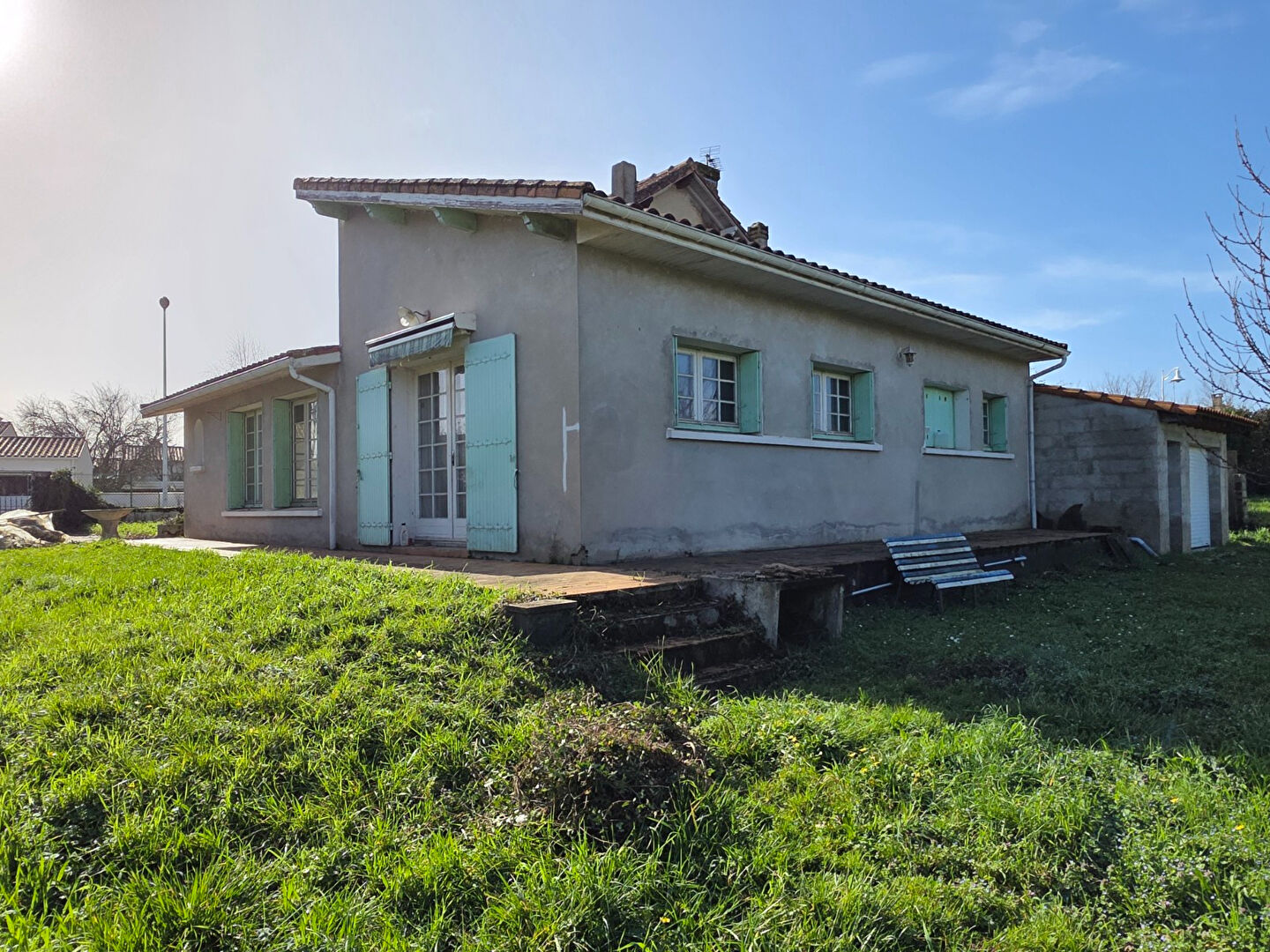 Maison à vendre à Royan - 7 pièces, 6 chambres, proche des commerces