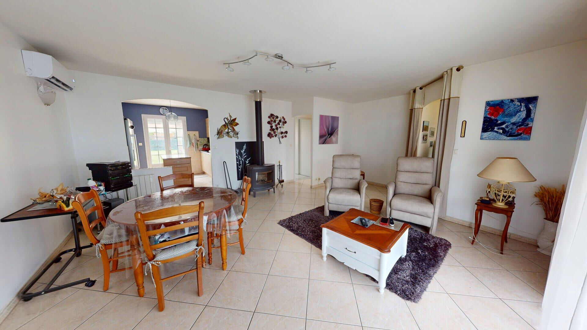 Maison à vendre à Royan - 3 pièces, 2 chambres, avec garage