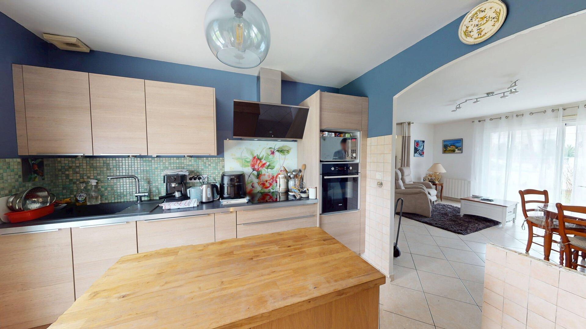 Maison à vendre à Royan - 3 pièces, 2 chambres, avec garage