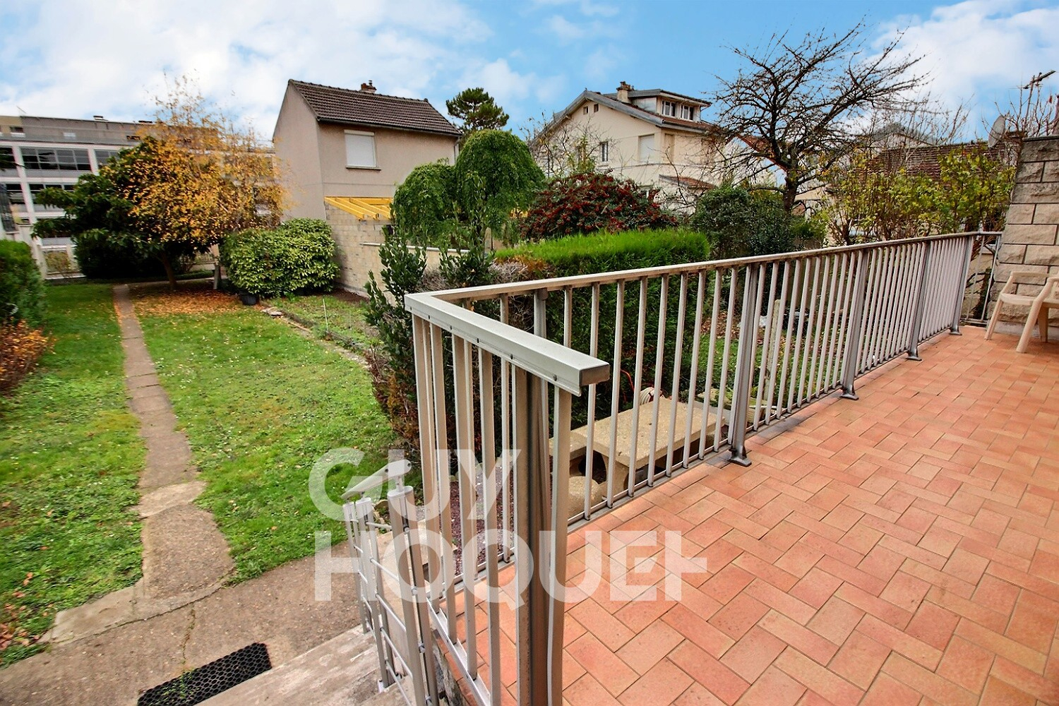 Maison à vendre MONT VALERIEN - 5 pièces, calme et lumineux