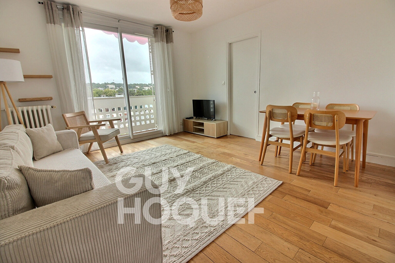 MEUBLÉ : Charmant appartement 2 pièces à Rueil-Malmaison