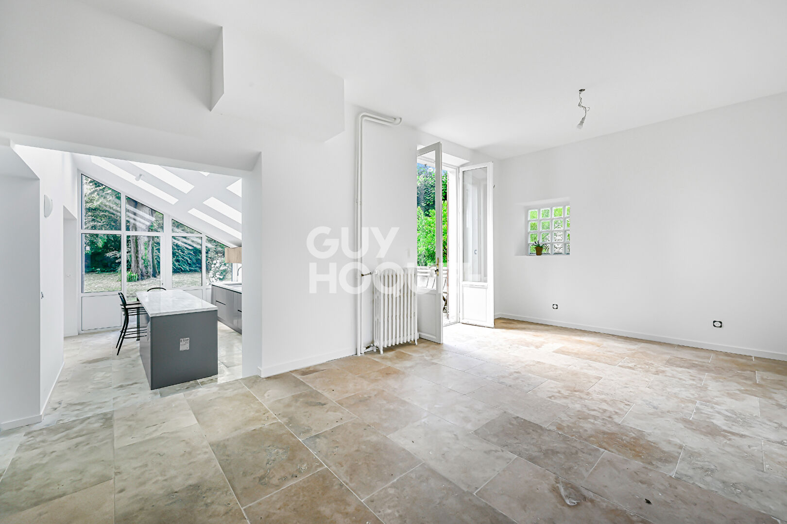 EXCLUSIVITÉ GUY HOQUET - Maison d'exception à vendre à Rueil-Malmaison - Bois Préau