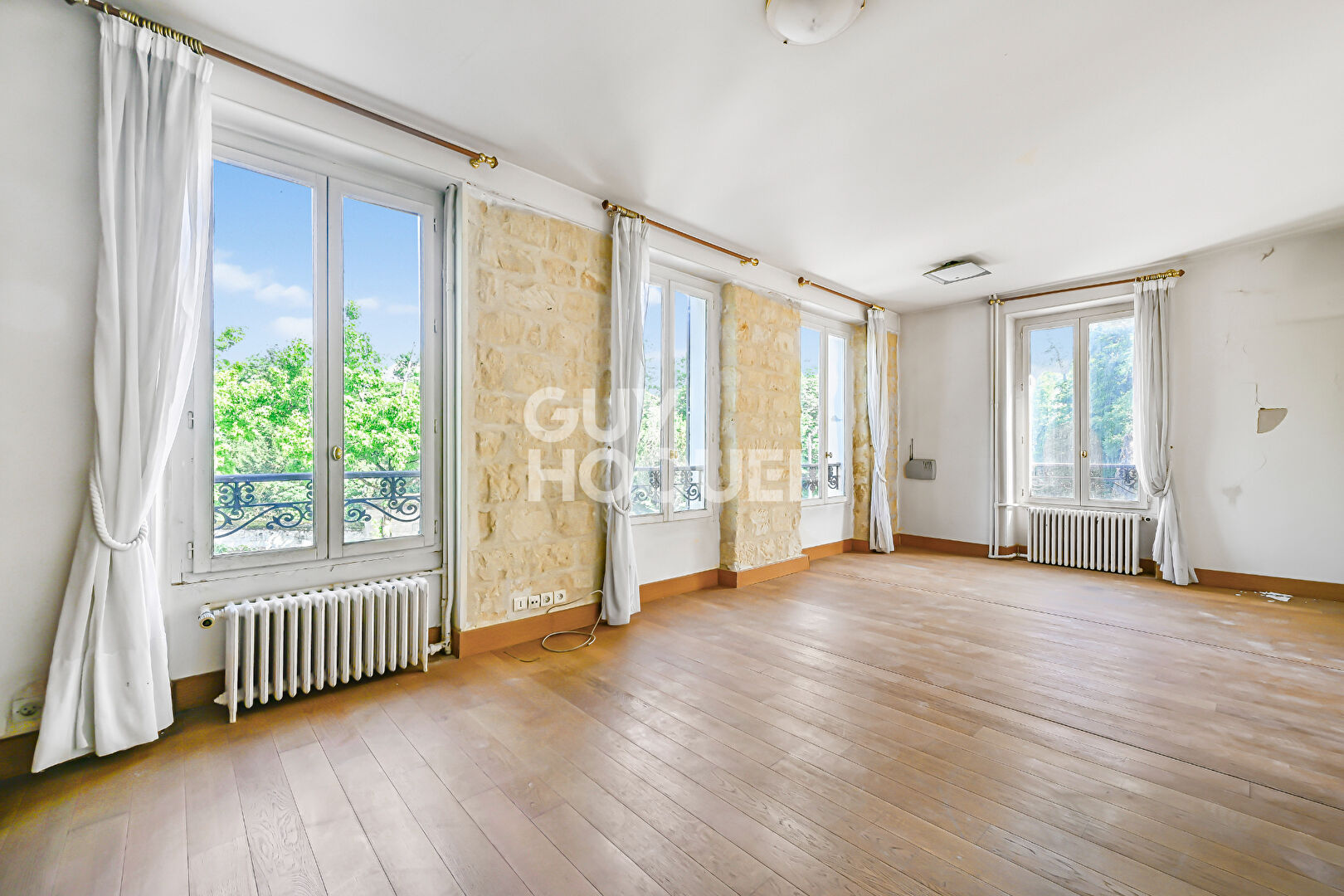 EXCLUSIVITÉ GUY HOQUET - Maison d'exception à vendre à Rueil-Malmaison - Bois Préau